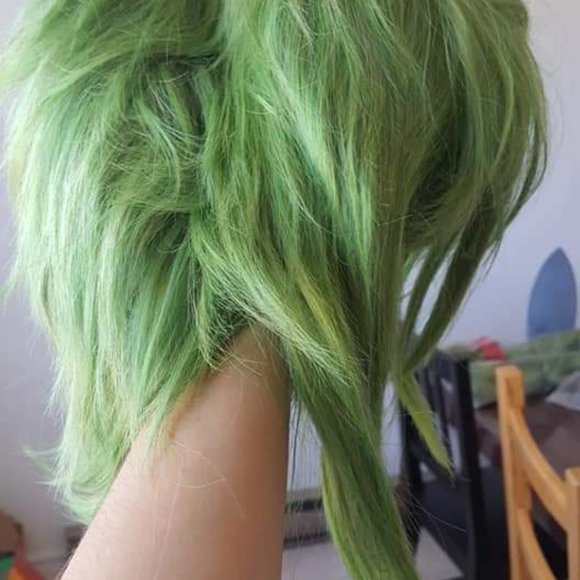 Arda wig in Jade - Picture 2 of 3